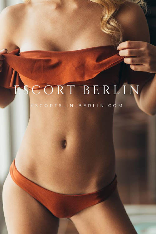 Dutch Escort Girl for Hotel Sex Date in Berlin